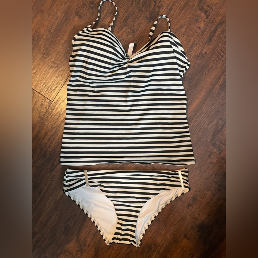 Victoria’s Secret tankini